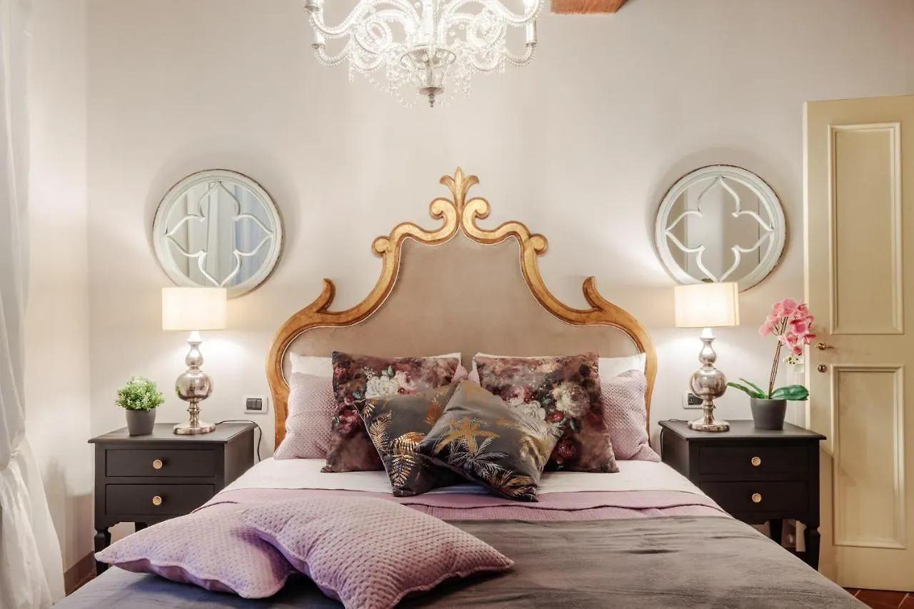 Casa Kathy, Smart And Convenient Luxury 2 Bedrooms Apartment Inside The City Walls Lucques 0*,  Italie