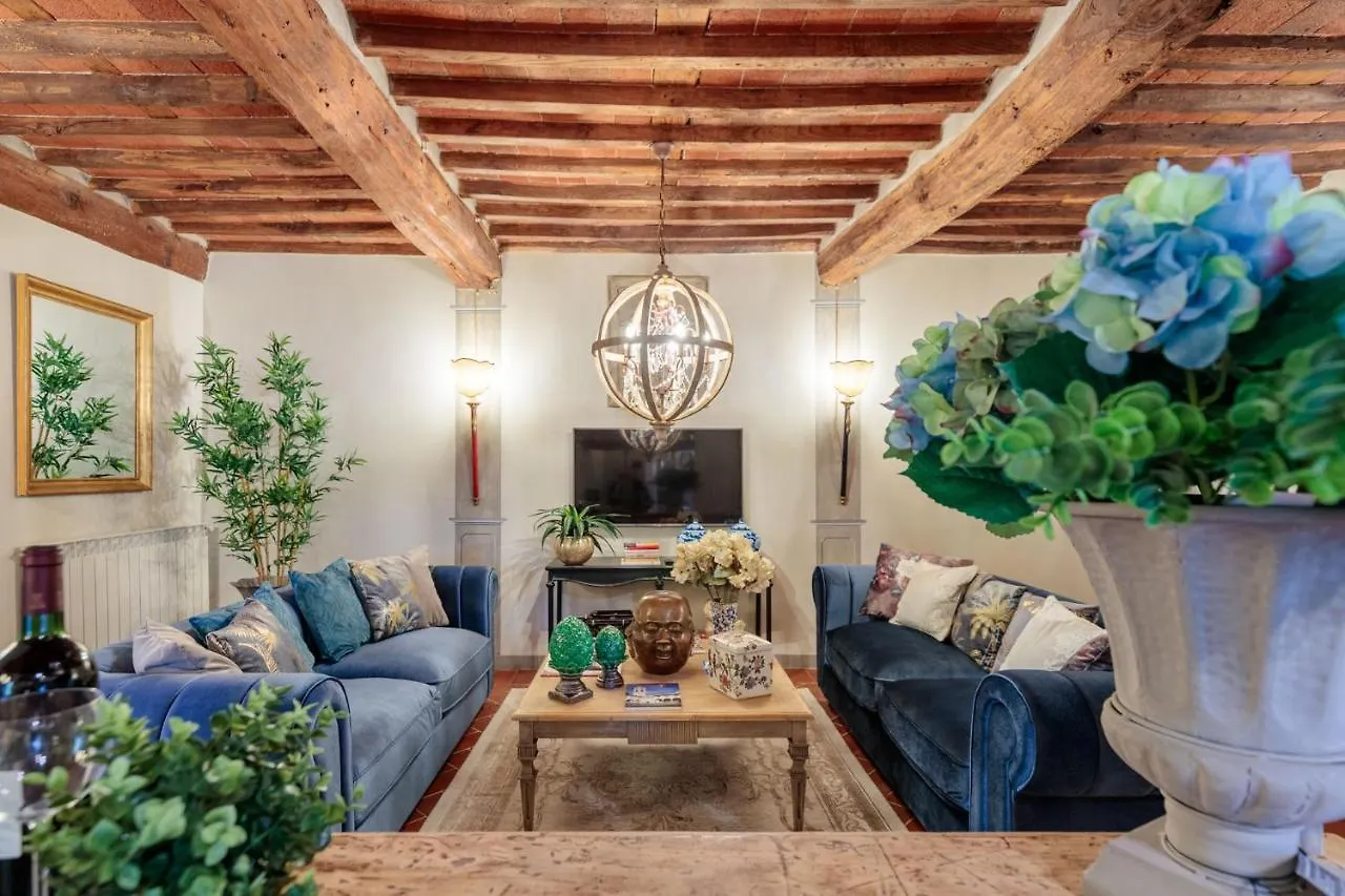 Casa Kathy, Smart And Convenient Luxury 2 Bedrooms Apartment Inside The City Walls Lucca 0*,  Italy