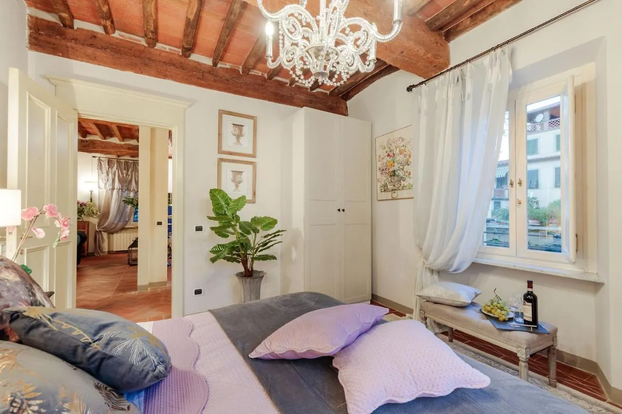 Casa Kathy, Smart And Convenient Luxury 2 Bedrooms Apartment Inside The City Walls Lucca