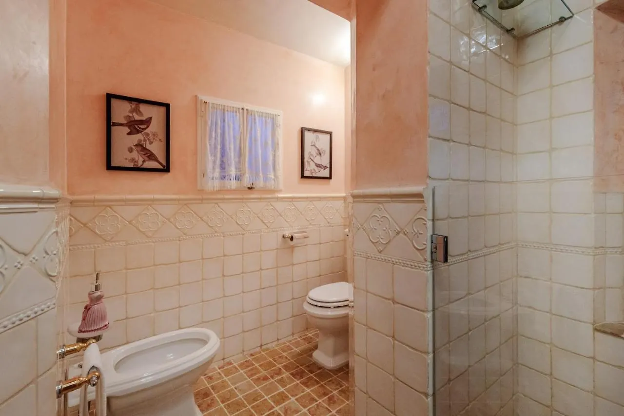 Casa Kathy, Smart And Convenient Luxury 2 Bedrooms Apartment Inside The City Walls Lucca