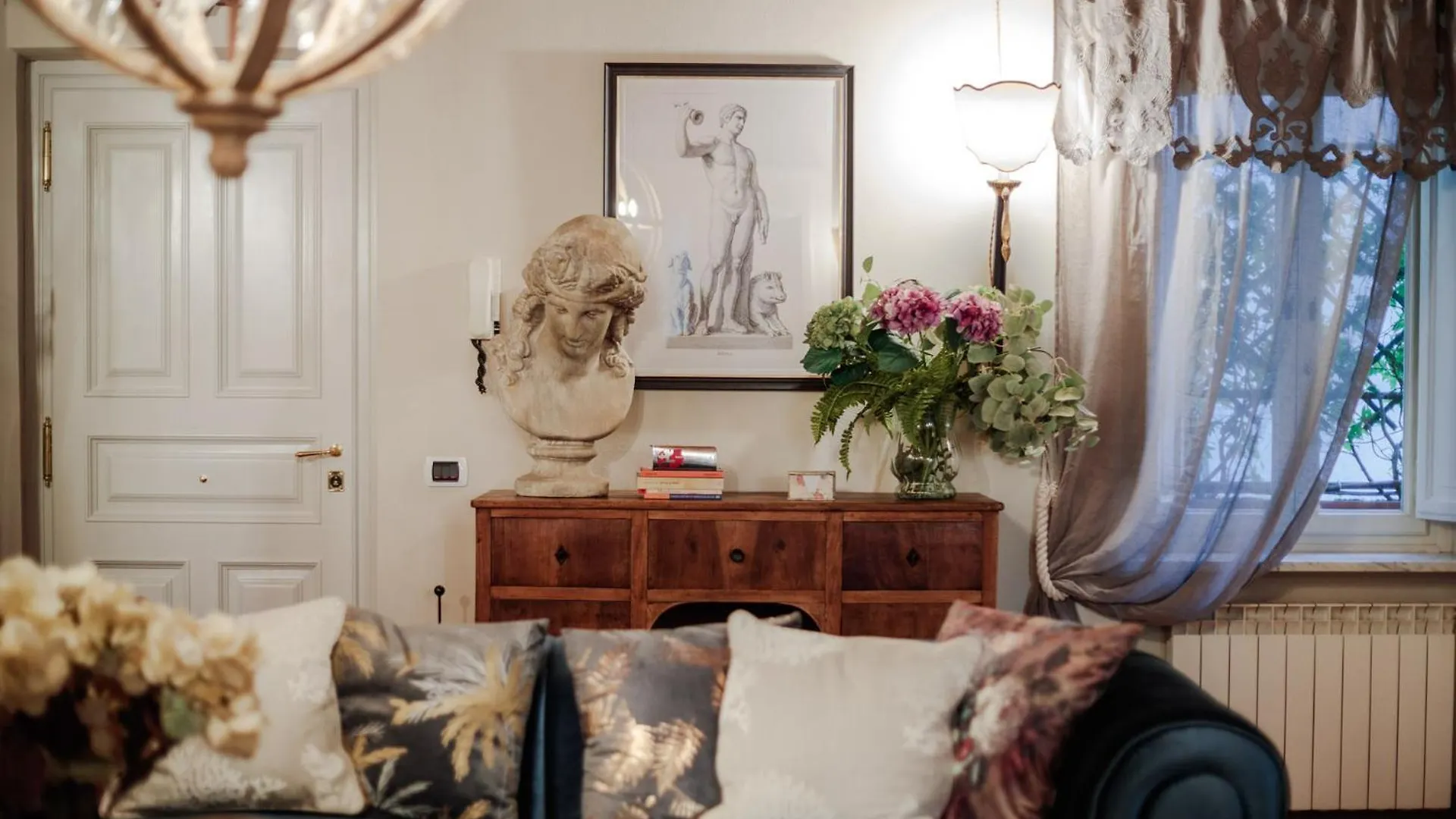 Casa Kathy, Smart And Convenient Luxury 2 Bedrooms Apartment Inside The City Walls Lucca