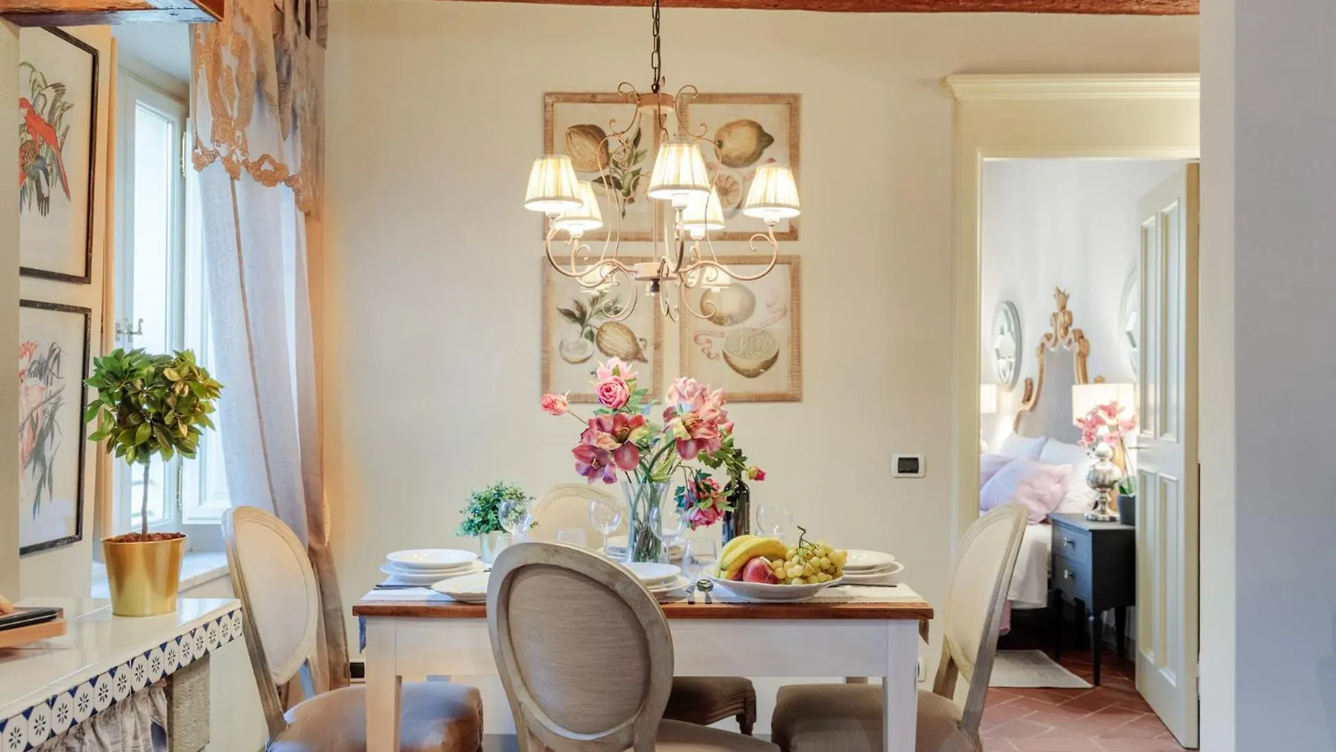Casa Kathy, Smart And Convenient Luxury 2 Bedrooms Apartment Inside The City Walls Lucca 0*,  Italy