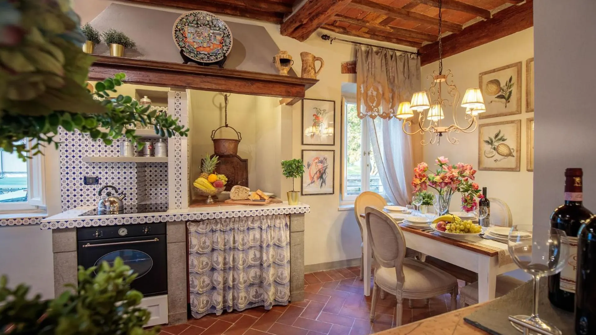 Casa Kathy, Smart And Convenient Luxury 2 Bedrooms Apartment Inside The City Walls Lucca